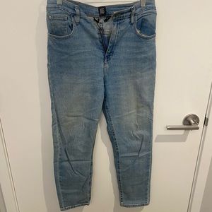 Straight leg - mom jeans from urban (light wash)